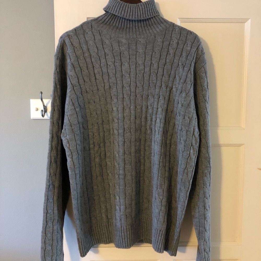 NWT Men’s Cable Knit Turtleneck Sweater